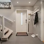 Arctic Homes - Unique Town House
